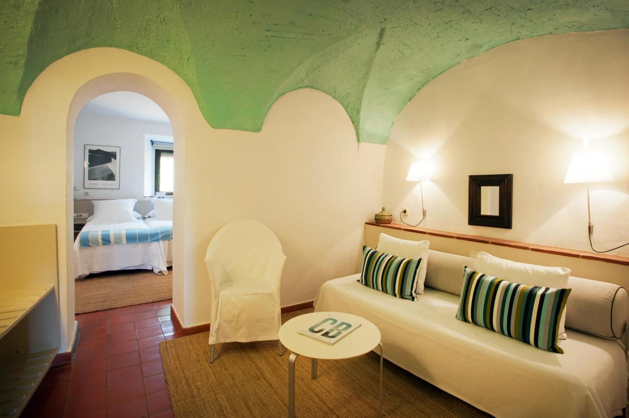 Mas Falgarona Hotel Boutique & Spa Авиньонет-де-Пучвентос Номер фото